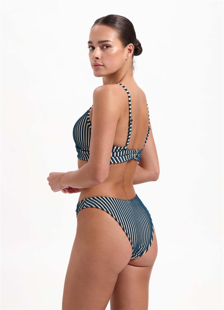 beachlife-knitted-stripe-bikinitop-106b-bikinibroekje-207a-top-jpg-7.webp
